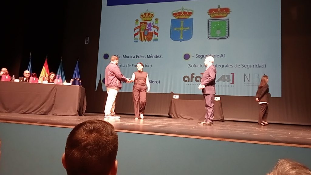 Politeia en la gala de los premios de la Asociación de Vigilantes de Seguridad Privada de Asturias
