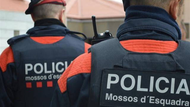 Denuncian que mossos independentistas ignoran las órdenes internas
